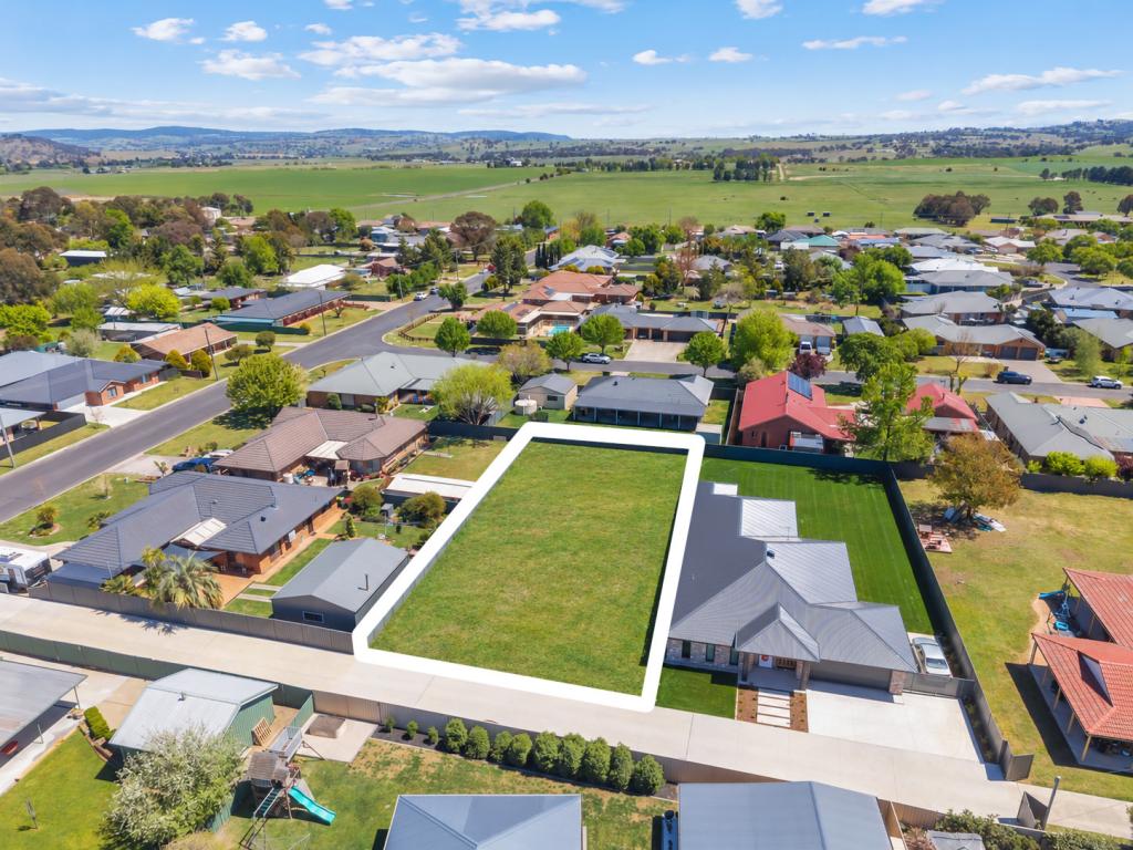 31 Loren St, Eglinton, NSW 2795