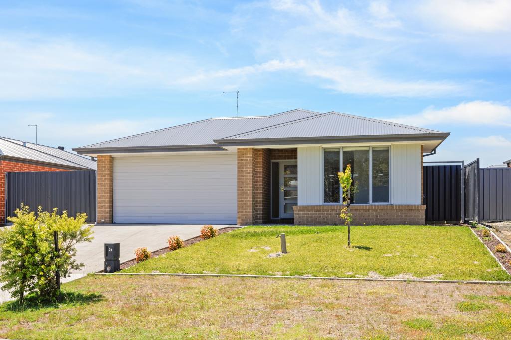 21 Clifton Cres, Cowes, VIC 3922