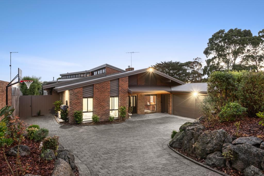 51 KRAMER DR, BERWICK, VIC 3806