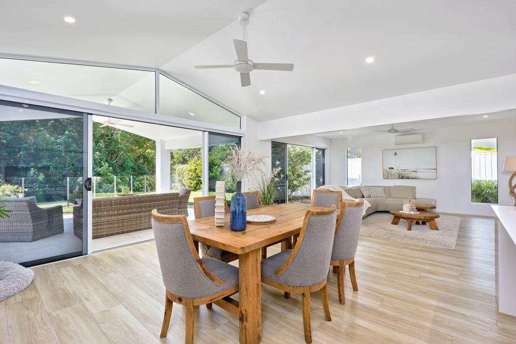 11 Beachside Cl, Palm Cove, QLD 4879