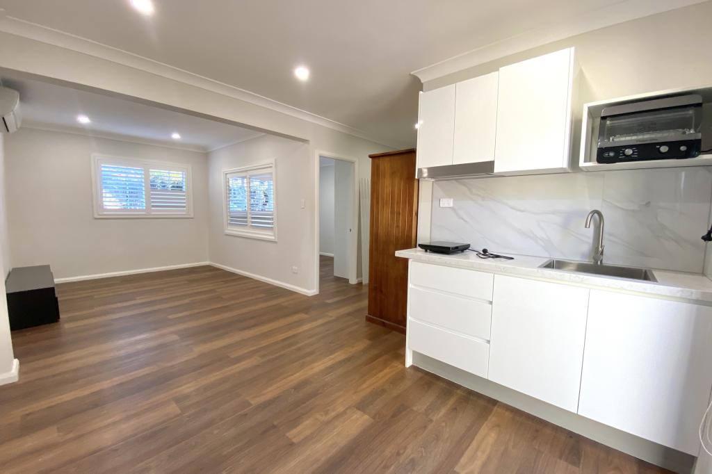 Grannyflat/16b Miretta Pl, Castle Hill, NSW 2154