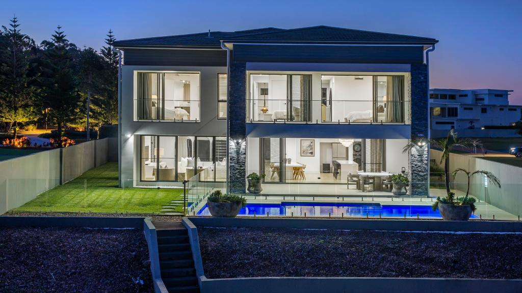 1048 Edgecliff Dr, Sanctuary Cove, QLD 4212