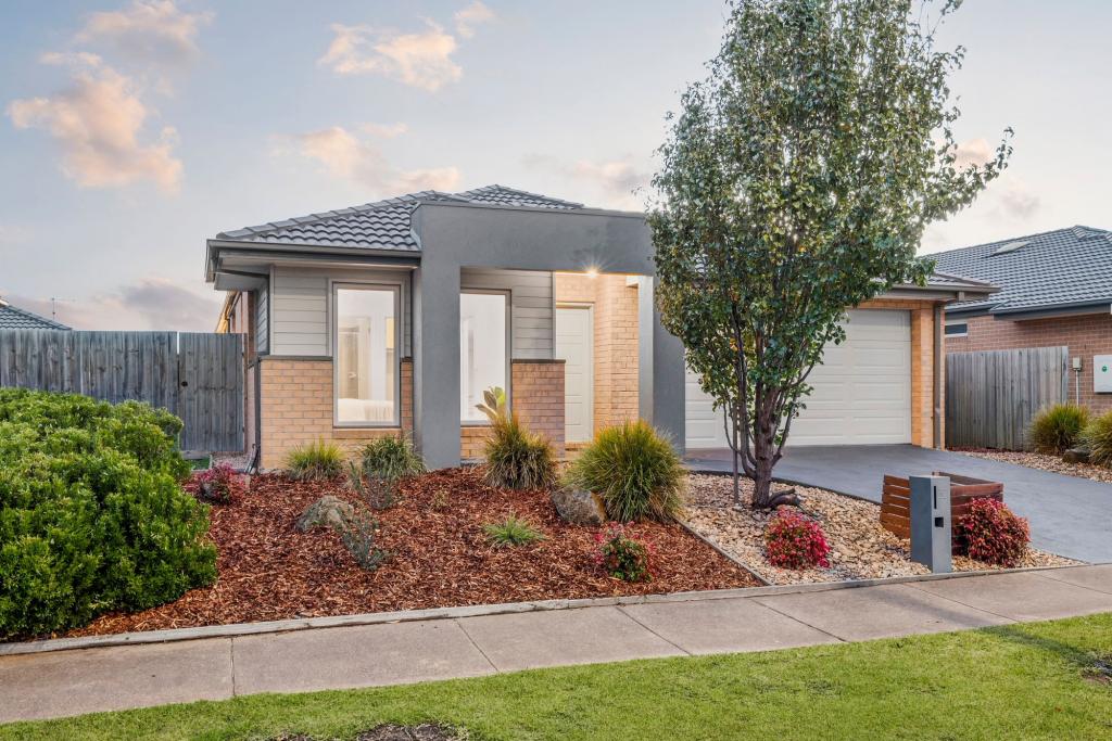 32 DELTA DR, ARMSTRONG CREEK, VIC 3217