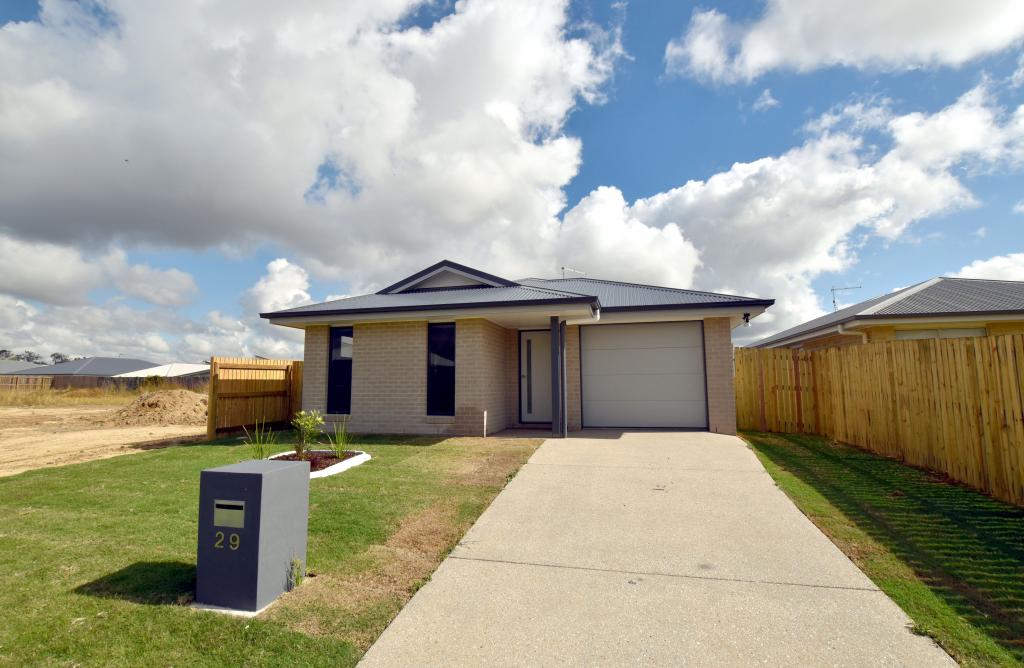 29 Bufflehead Rd, Kirkwood, QLD 4680