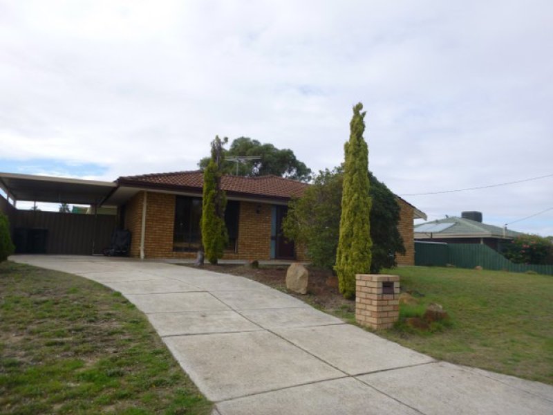 2 Gore Pl, Hillarys, WA 6025