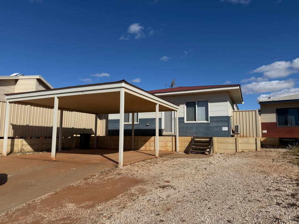 2 Burt Cl, Onslow, WA 6710
