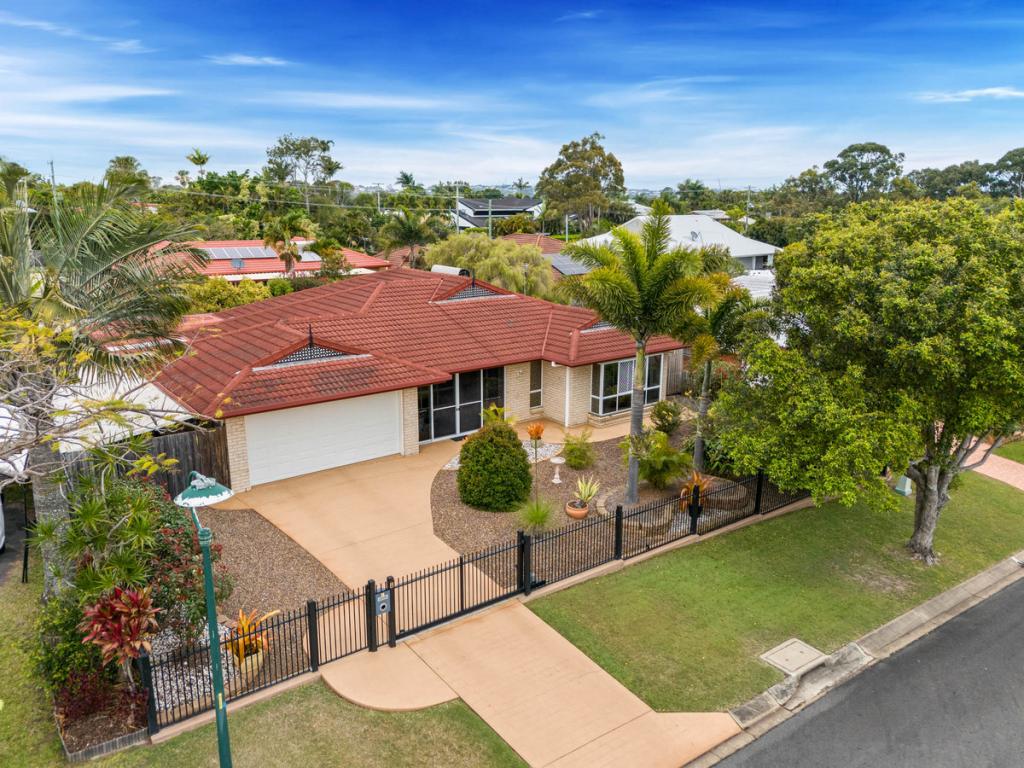 8 Faye Ave, Scarness, QLD 4655