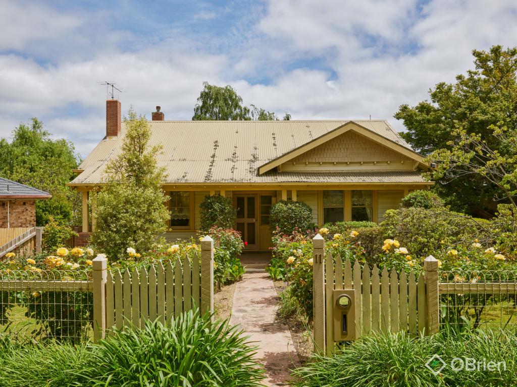 11 Albert Rd, Drouin, VIC 3818