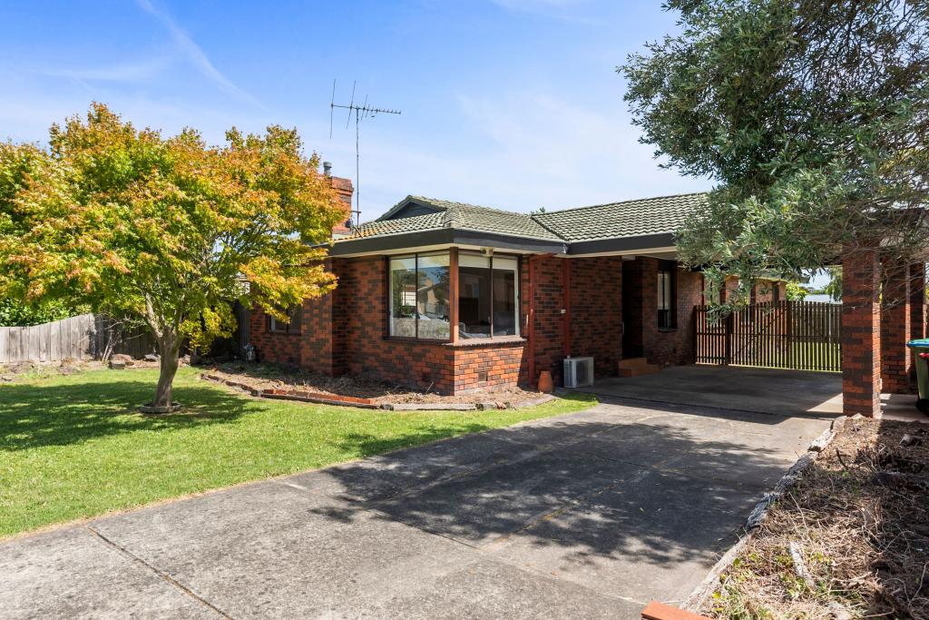 8 Carcoola Ct, Rosebud, VIC 3939