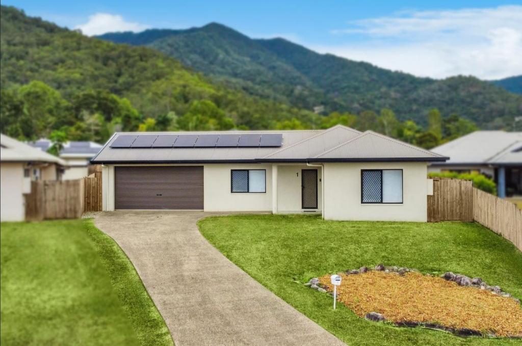 1 POTTS CL, EDMONTON, QLD 4869