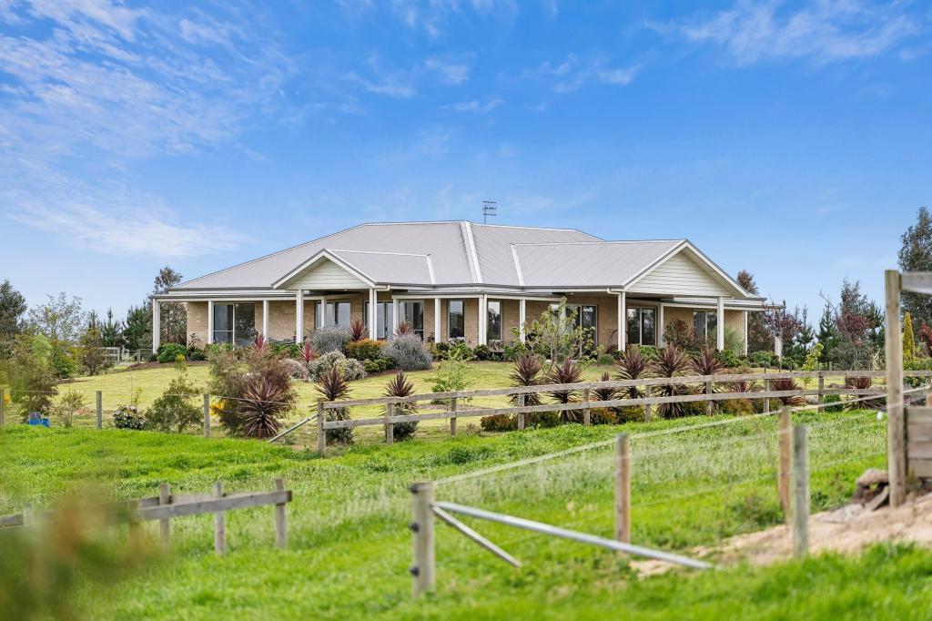 6 Larpent Rd, Corunnun, VIC 3249