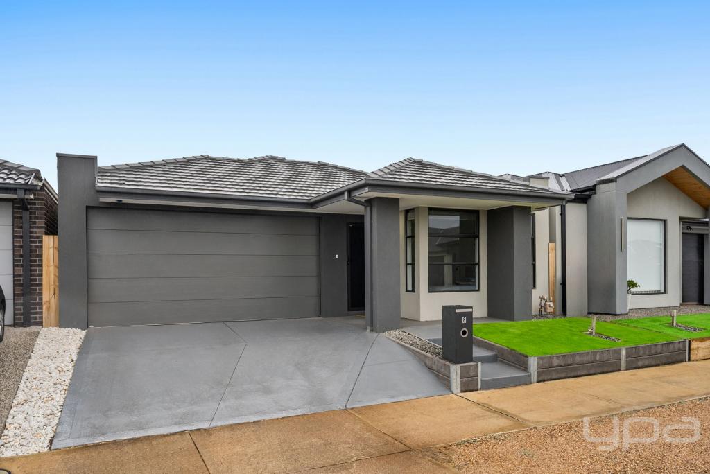 8 Oscar Cres, Deanside, VIC 3336