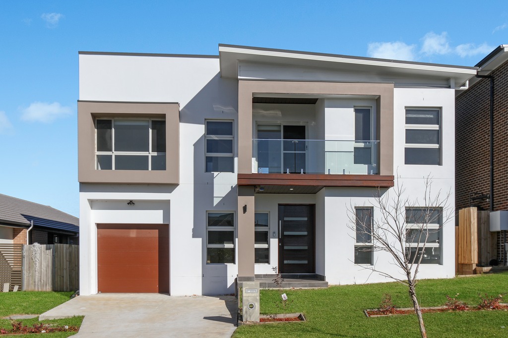 2B GENNER ST, ORAN PARK, NSW 2570