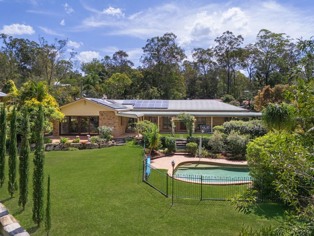 4 Kirkston Pl, Pine Mountain, QLD 4306