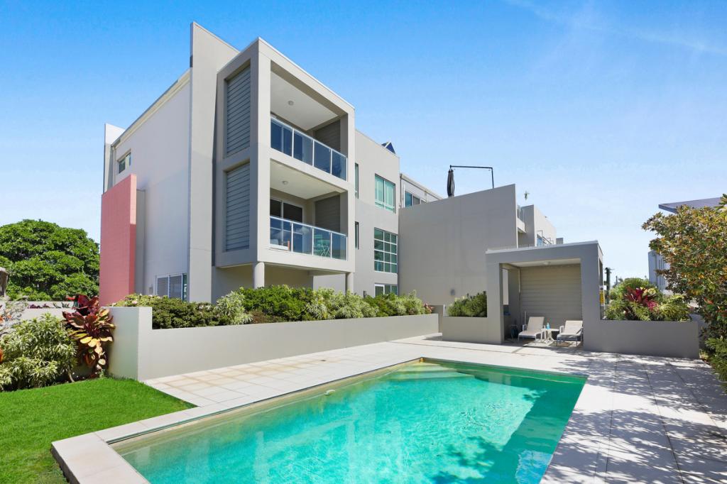 2/7 Dolphin Ave, Mermaid Beach, QLD 4218