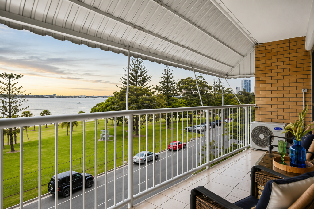 27/224 MARINE PDE, LABRADOR, QLD 4215