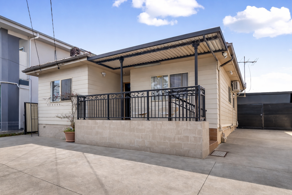 159 Greenacre Rd, Greenacre, NSW 2190