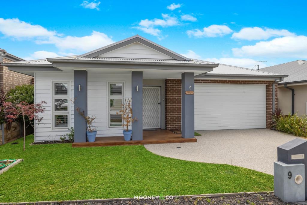 9 KLASS RD, CRANBOURNE, VIC 3977