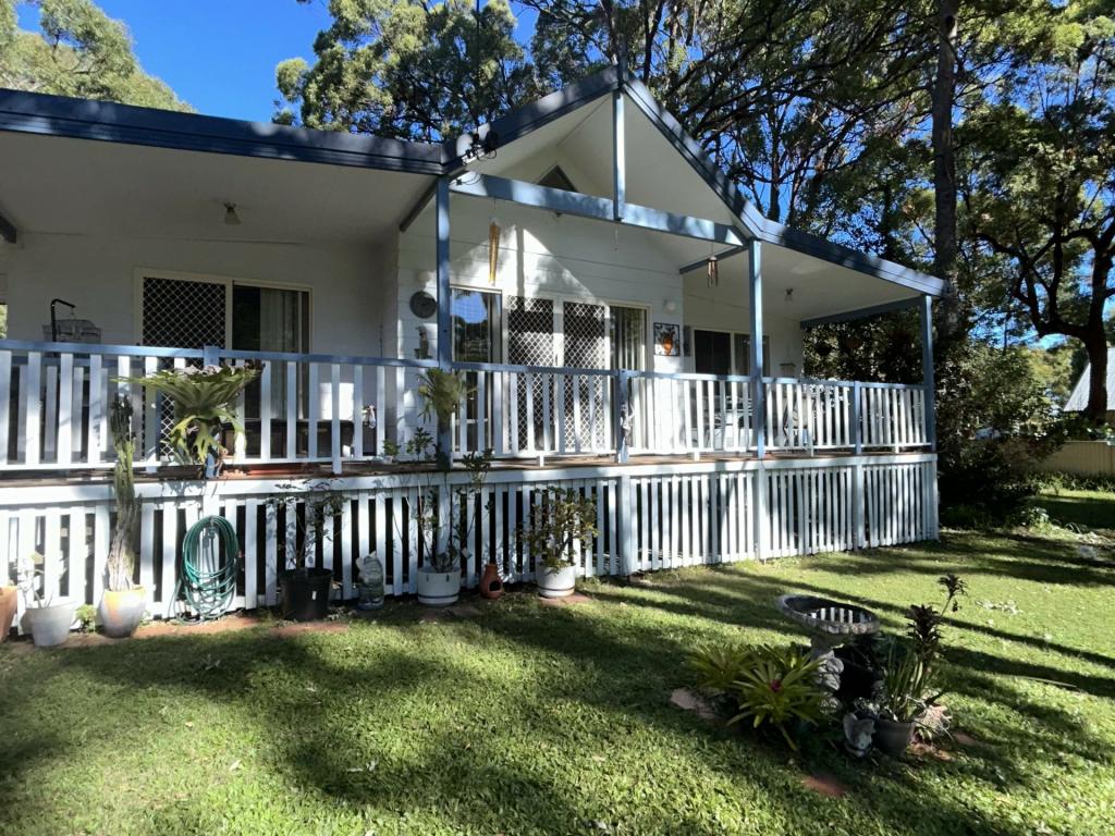 4 NOOGIE ST, MACLEAY ISLAND, QLD 4184