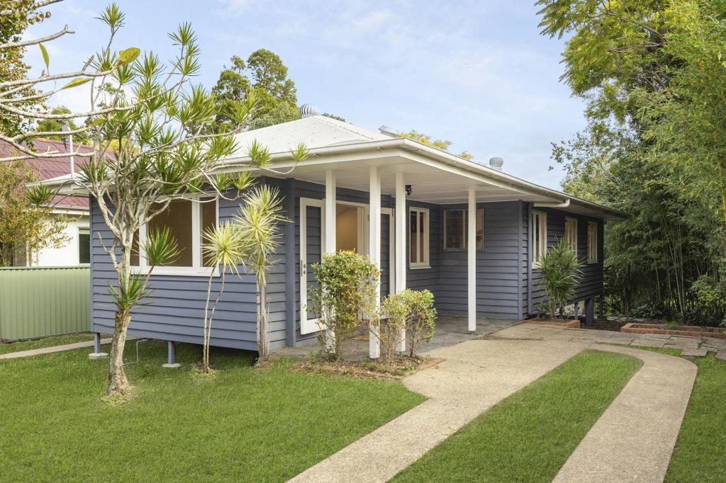 92 Taringa Pde, Indooroopilly, QLD 4068
