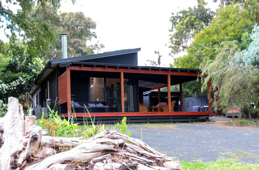 10 Higgins St, Nannup, WA 6275
