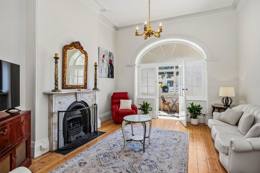 1/2 Saltram Rd, Glenelg, SA 5045