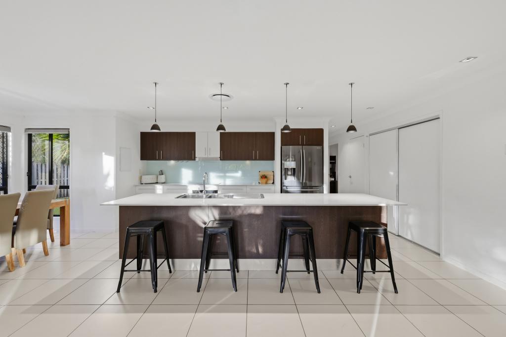 16 Emmaville Cres, Ormeau, QLD 4208