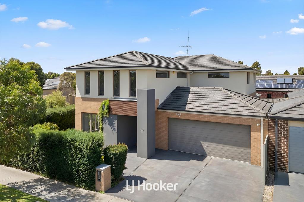 19 Mcewan Dr, Cranbourne East, VIC 3977
