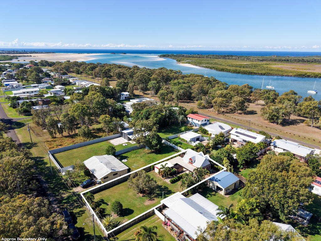 62 Mitchell St, Elliott Heads, QLD 4670