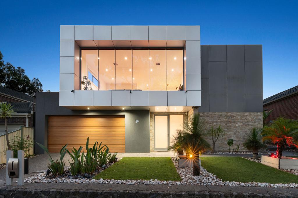 19 Alain Ave, South Morang, VIC 3752