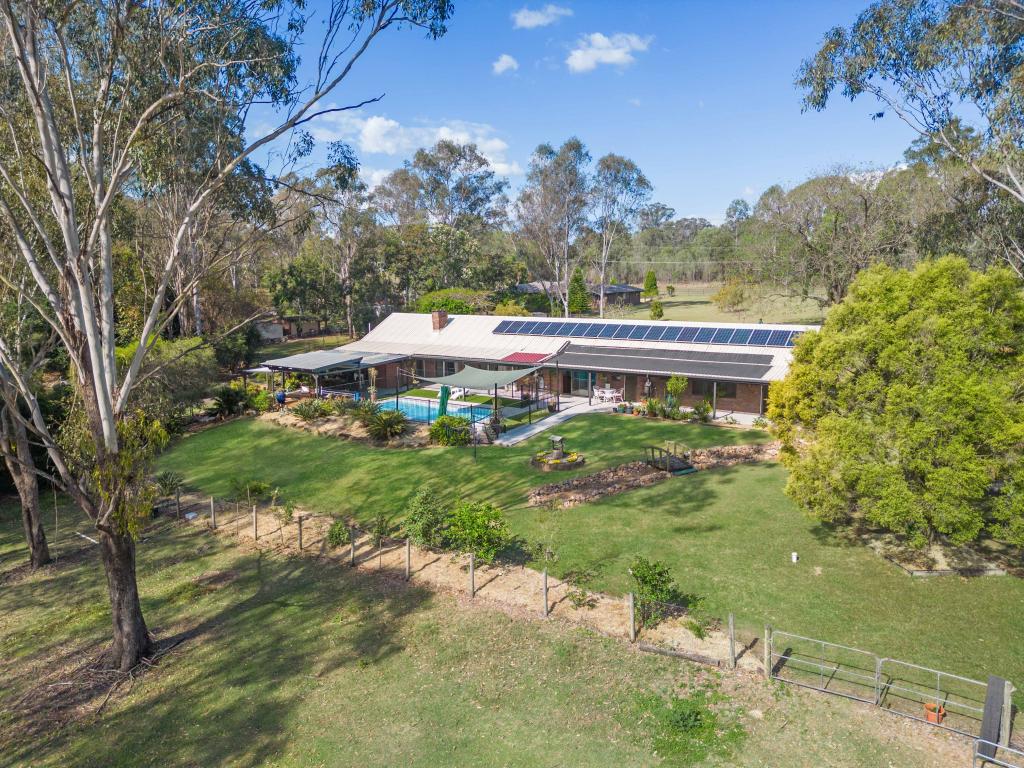 76 Poplar St, Walloon, QLD 4306