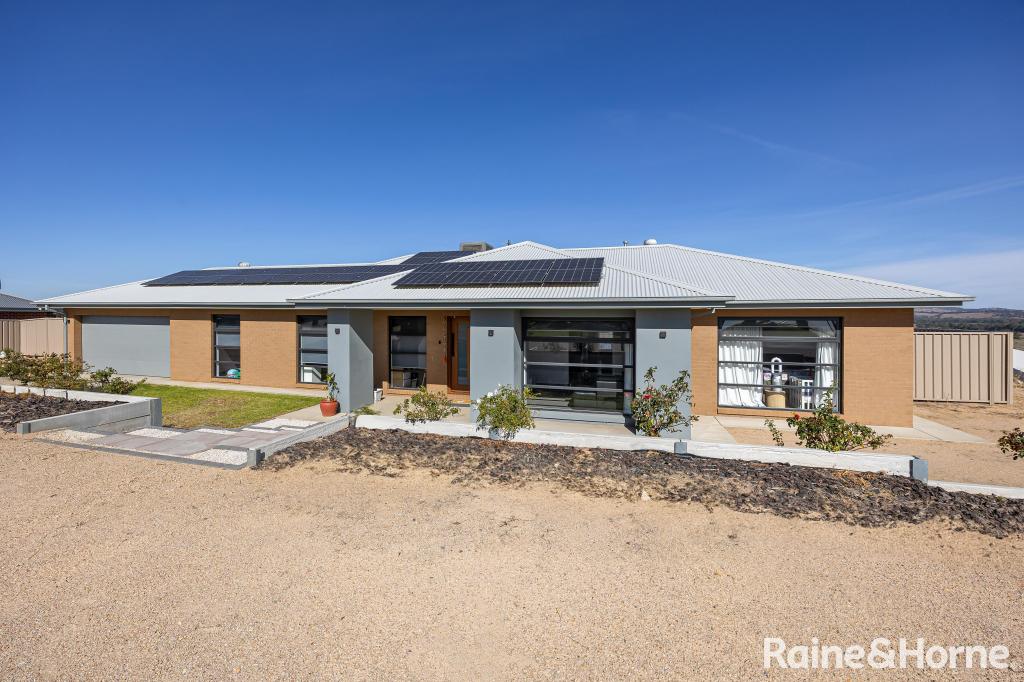 2 The Peaks Tce, Gobbagombalin, NSW 2650