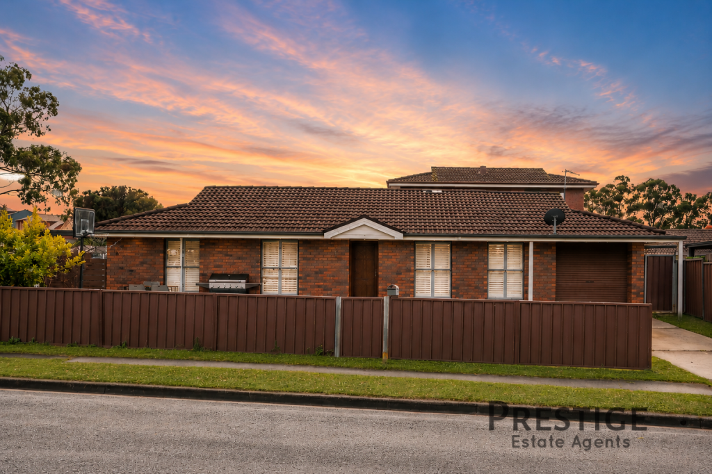3 Glen Logan Rd, Bossley Park, NSW 2176