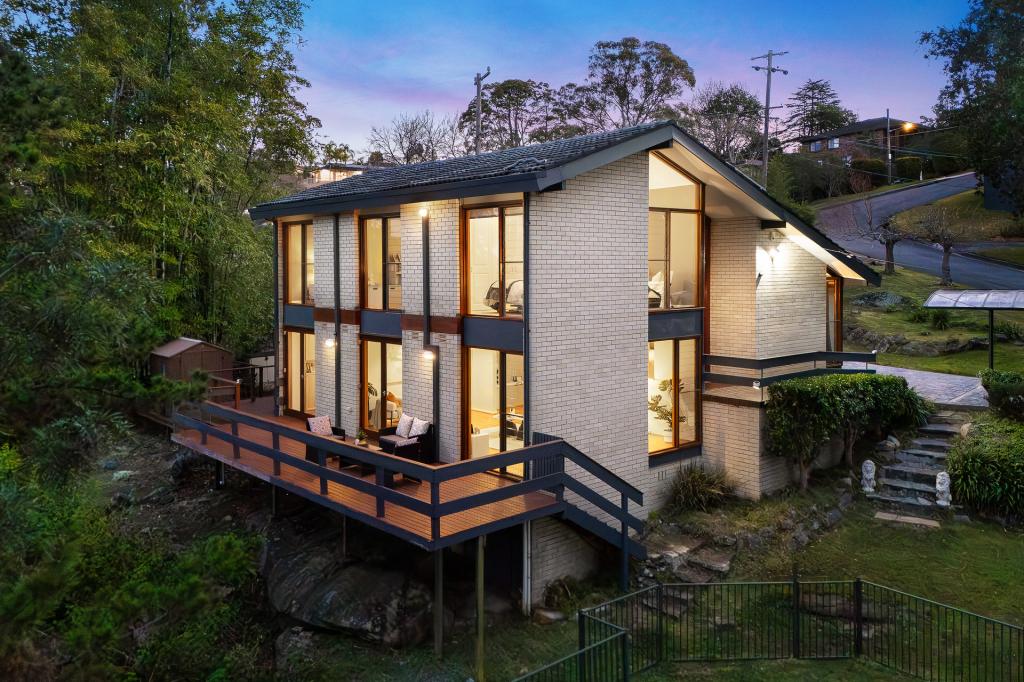1 Trevalgan Pl, St Ives, NSW 2075