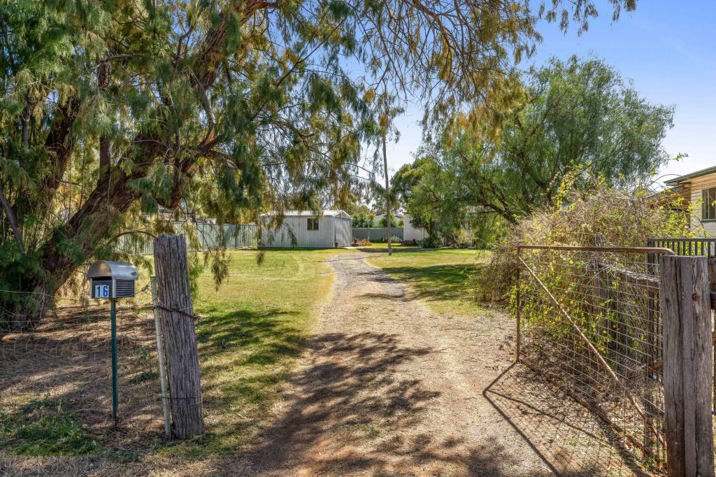 16 Federal St, Oakey, QLD 4401