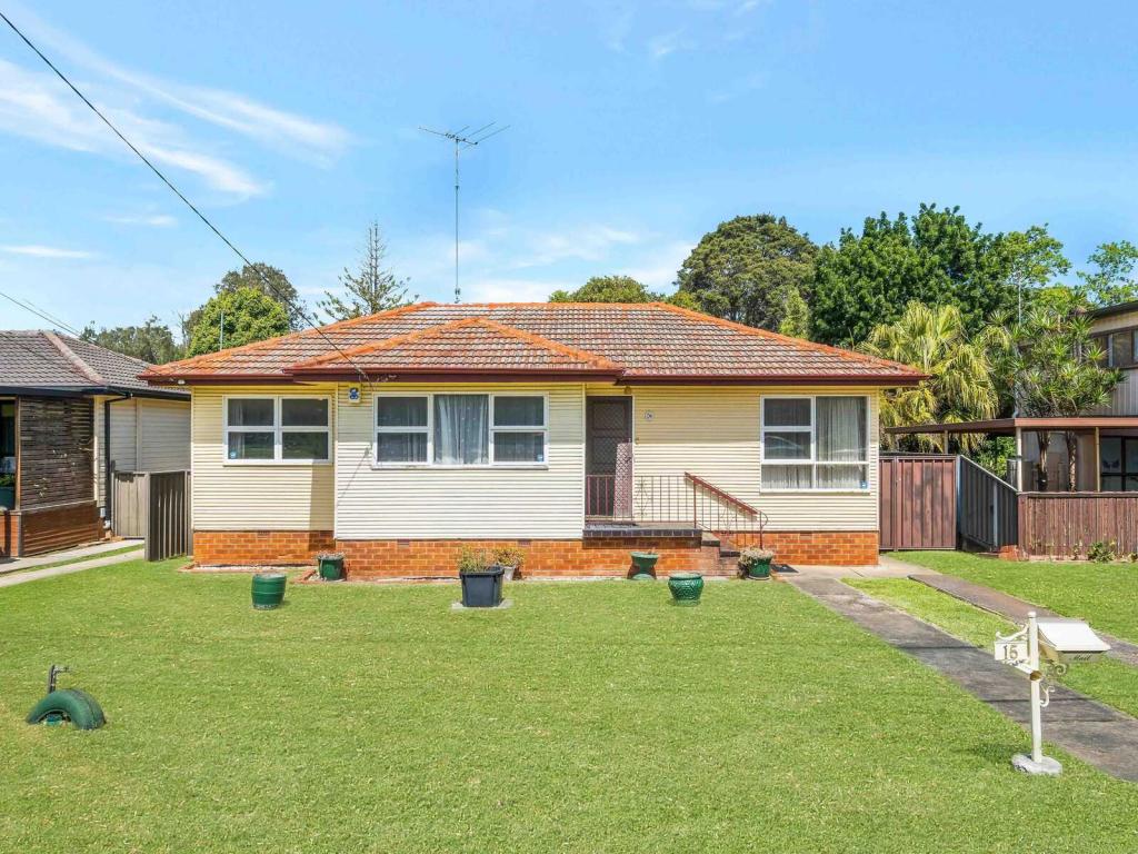 15 Twentieth Ave, Hoxton Park, NSW 2171