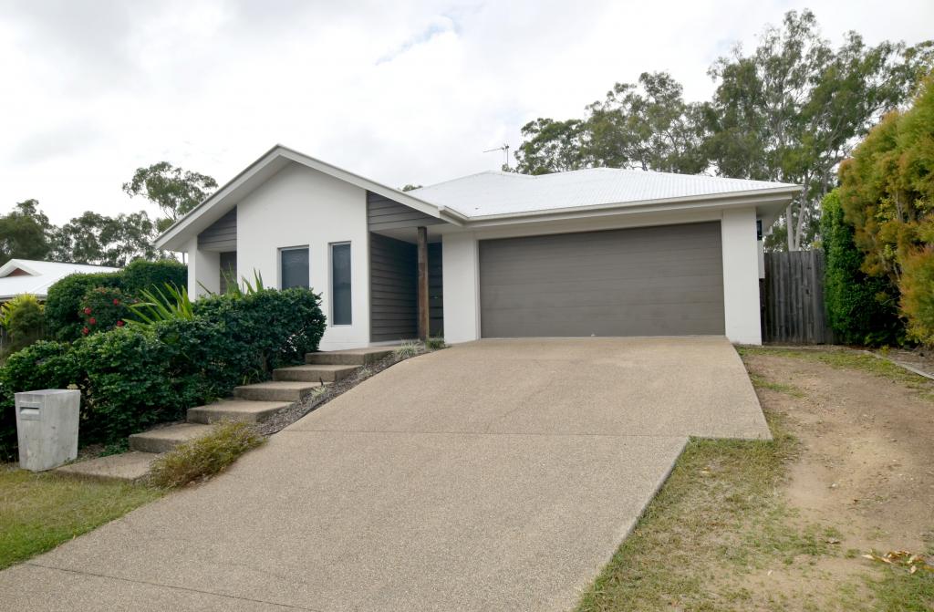 66 Iris Rd, Kirkwood, QLD 4680