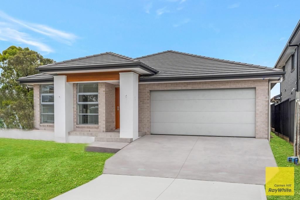 2 TINONEE PL, HOXTON PARK, NSW 2171