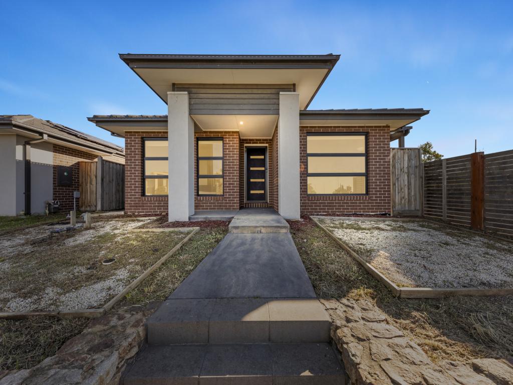 14 Enchantment Way, Clyde, VIC 3978