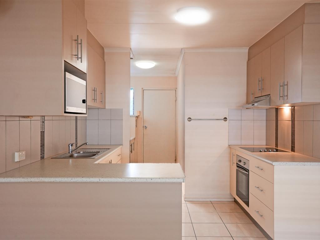 2/14 Bayswater Tce, Hyde Park, QLD 4812