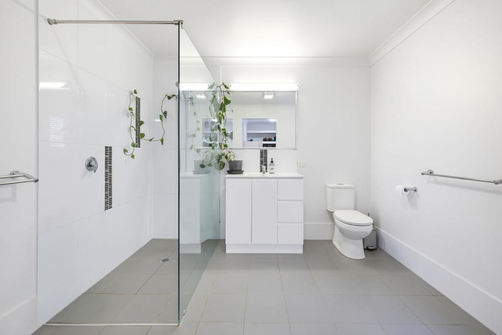 63 Lapoinya Cres, Warana, QLD 4575