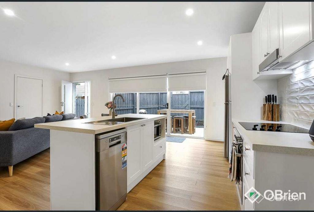 2/18 Aleppo Cres, Frankston North, VIC 3200