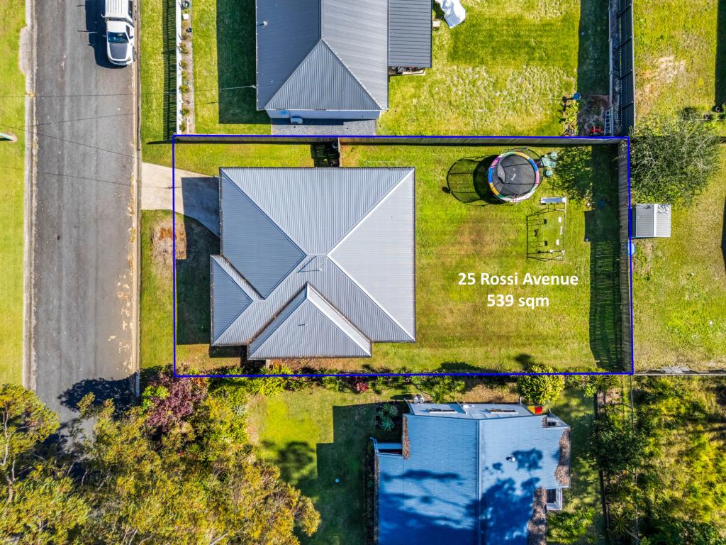 25 Rossi Ave, Russell Island, QLD 4184