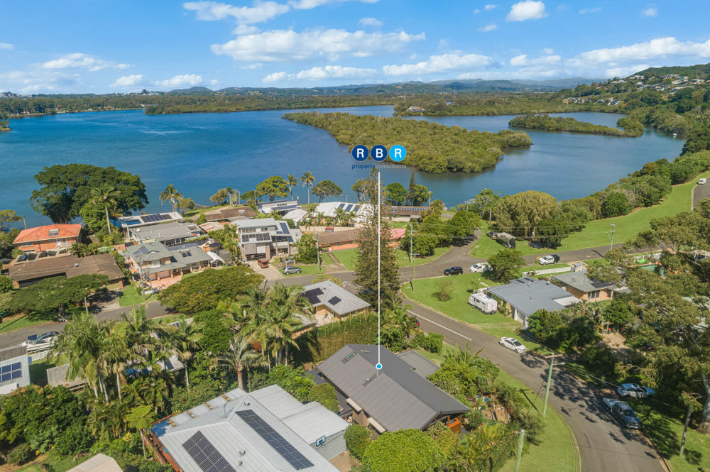 2 Summit Dr, Banora Point, NSW 2486