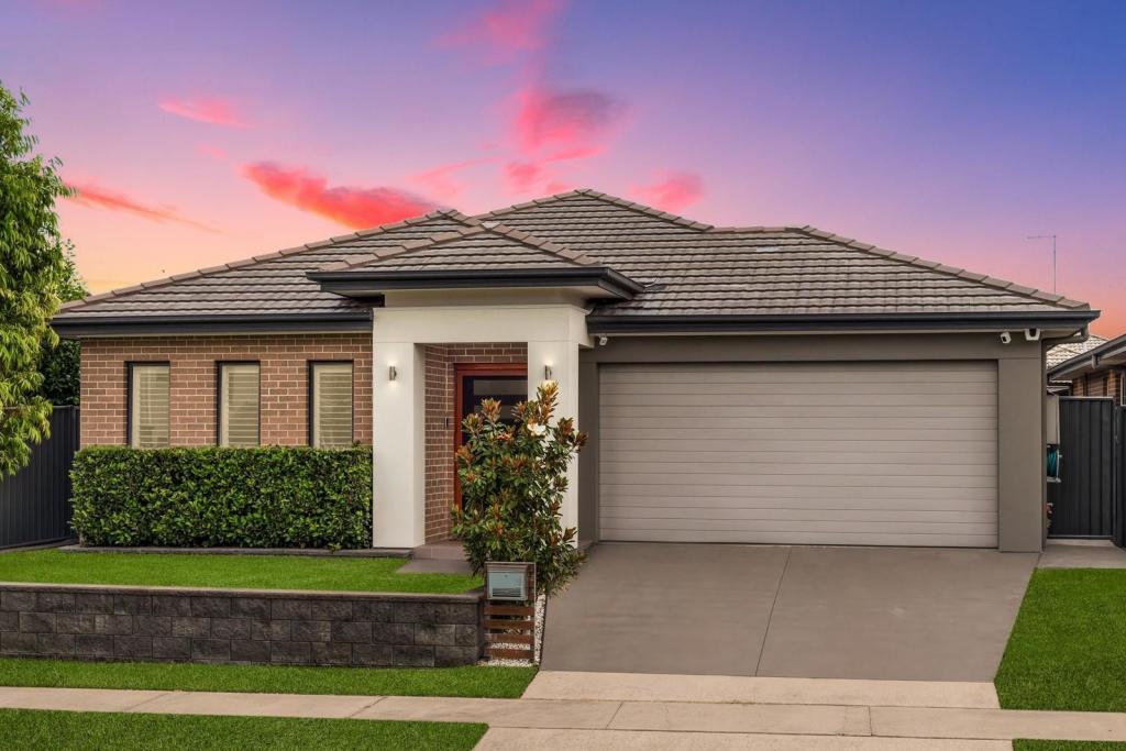 4 Horti St, Glenmore Park, NSW 2745