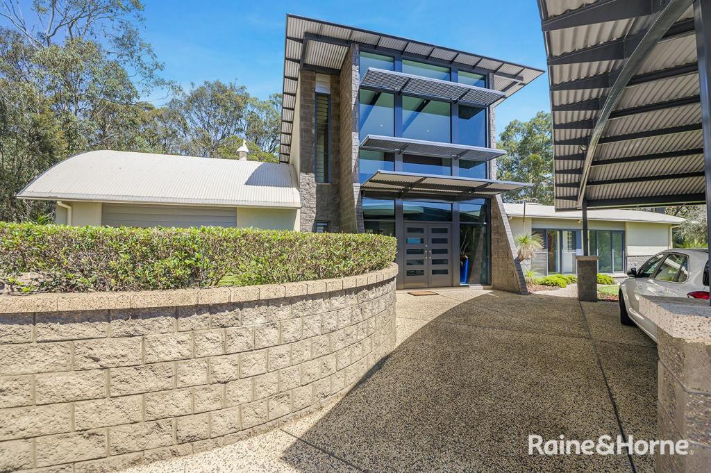 8 COCKATOO CT, VALENTINE, NSW 2280