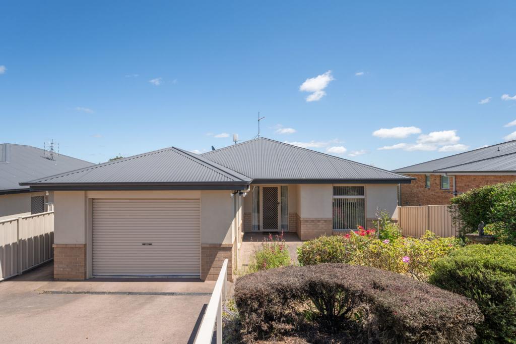 2/8 Smythe St, Sheffield, TAS 7306