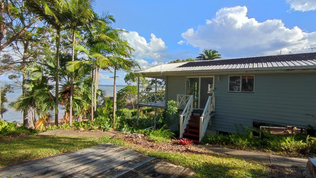 5 Golden Sands Bvd, Macleay Island, QLD 4184