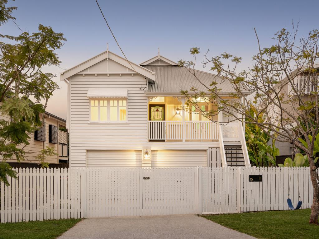 10 Stephenson St, Bardon, QLD 4065