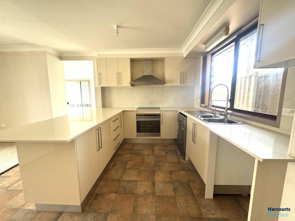 30 Banks Dr, St Clair, NSW 2759